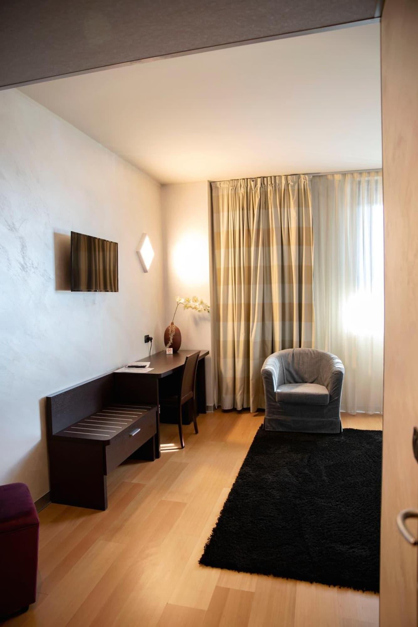 Castahotel Castagnito Buitenkant foto
