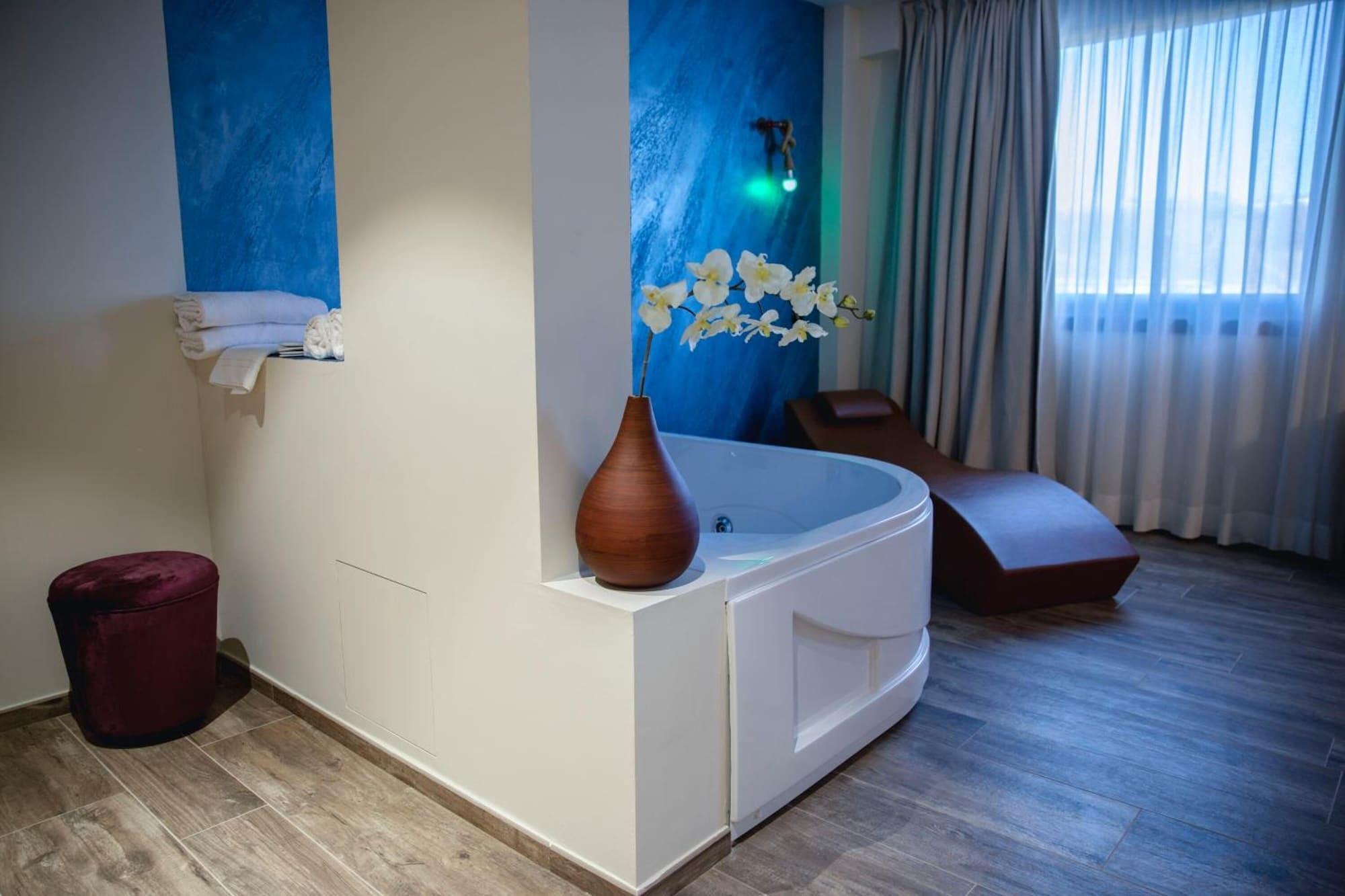 Castahotel Castagnito Buitenkant foto