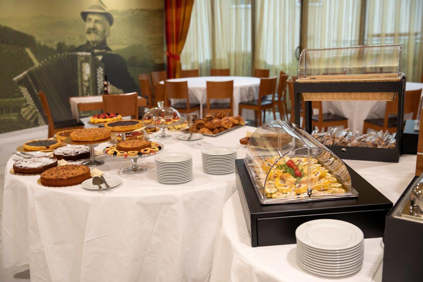 Castahotel Castagnito Buitenkant foto